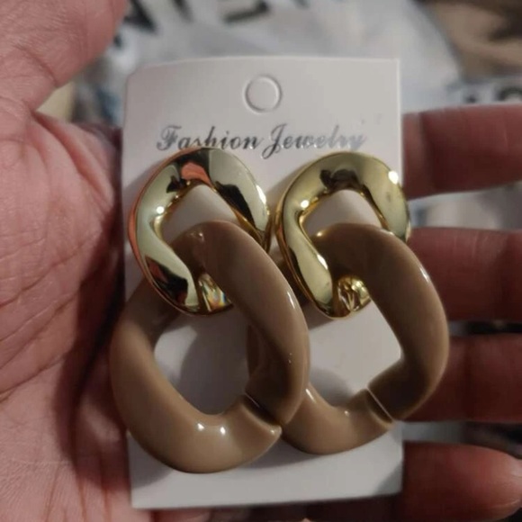 Chunky 2 Link Chain Earrings - Picture 4 of 12